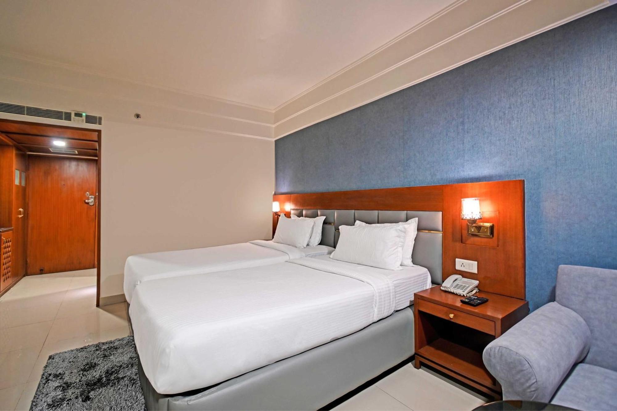 Palette Madhapur Hotel Hyderabad Exterior foto